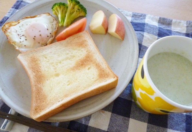 パンとスープの朝食